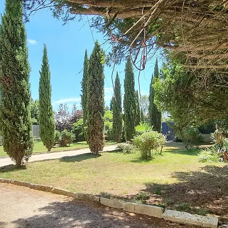 8-zimmer-schloss Mit Pool Und Eigenem Park By Interhome *