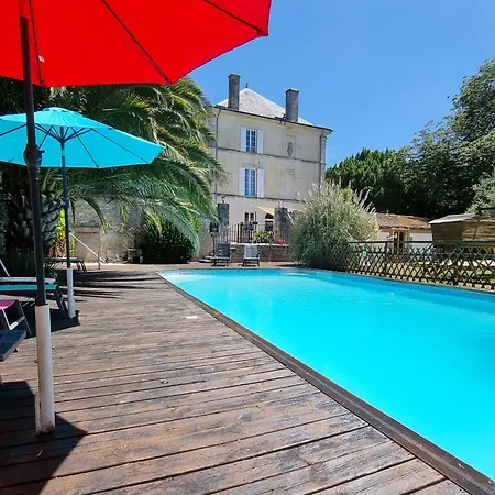 8-zimmer-schloss Mit Pool Und Eigenem Park By Interhome *