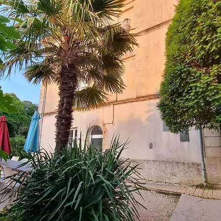 8-zimmer-schloss Mit Pool Und Eigenem Park By Interhome Saint-Just-Luzac