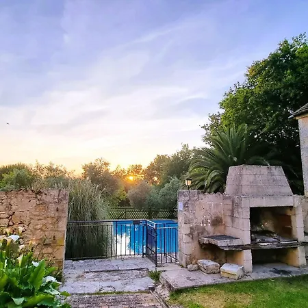 8-zimmer-schloss Mit Pool Und Eigenem Park By Interhome *