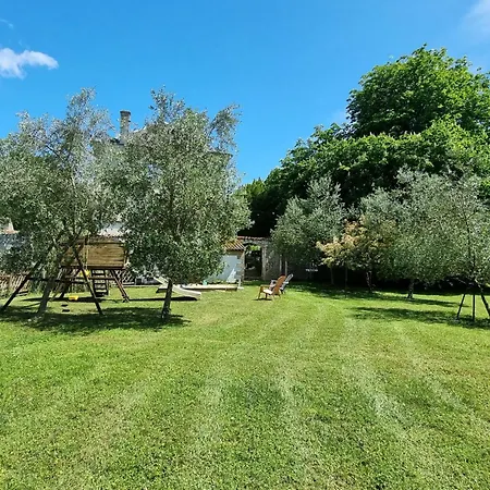 8-zimmer-schloss Mit Pool Und Eigenem Park By Interhome Semesterbostad *