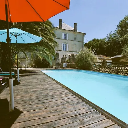 8-zimmer-schloss Mit Pool Und Eigenem Park By Interhome * Saint-Just-Luzac