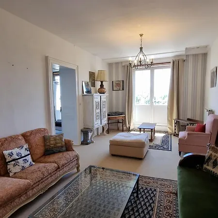 8-zimmer-schloss Mit Pool Und Eigenem Park By Interhome *