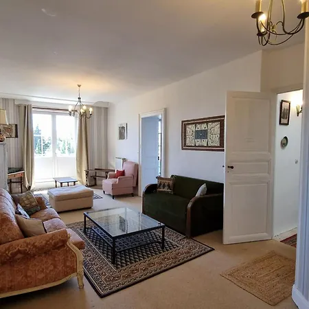 8-zimmer-schloss Mit Pool Und Eigenem Park By Interhome Semesterbostad *