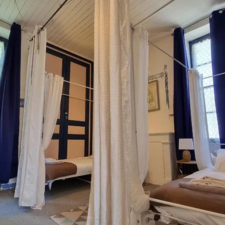 Semesterbostad 8-zimmer-schloss Mit Pool Und Eigenem Park By Interhome Saint-Just-Luzac