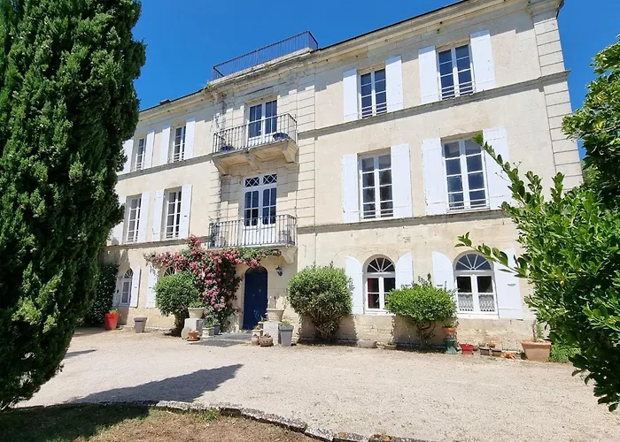 8-zimmer-schloss Mit Pool Und Eigenem Park By Interhome *