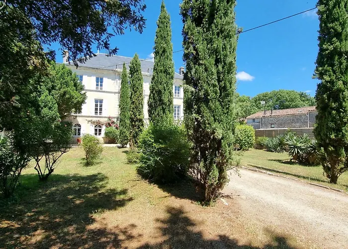 8-zimmer-schloss Mit Pool Und Eigenem Park By Interhome Saint-Just-Luzac