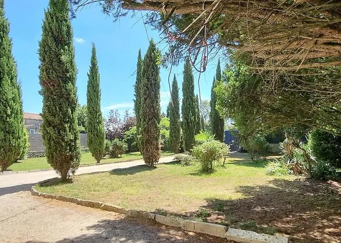 8-zimmer-schloss Mit Pool Und Eigenem Park By Interhome *