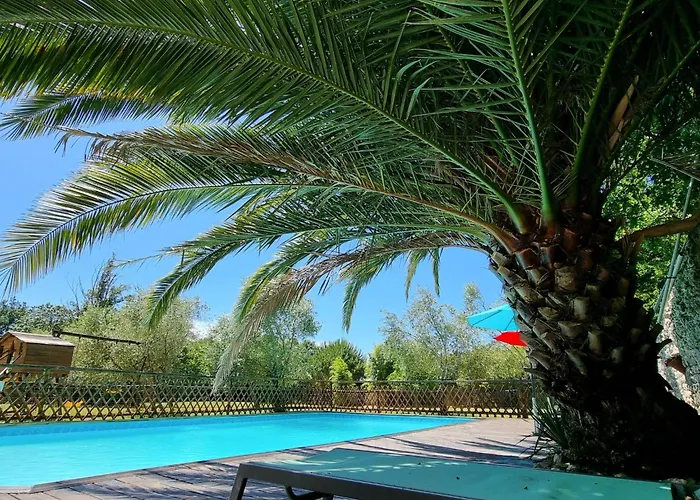 Сasa de vacaciones 8-zimmer-schloss Mit Pool Und Eigenem Park By Interhome