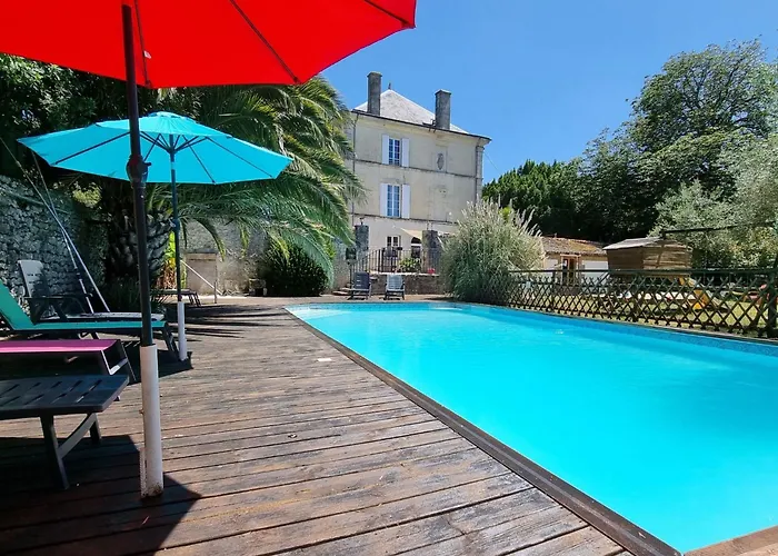 8-zimmer-schloss Mit Pool Und Eigenem Park By Interhome *