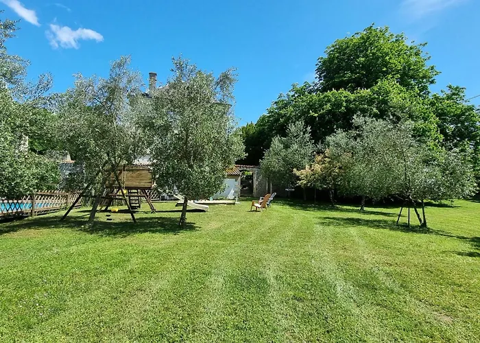 8-zimmer-schloss Mit Pool Und Eigenem Park By Interhome Casa vacanze *