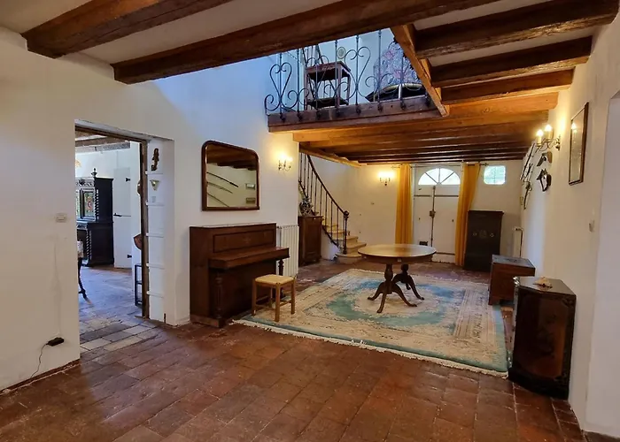 8-zimmer-schloss Mit Pool Und Eigenem Park By Interhome Saint-Just-Luzac