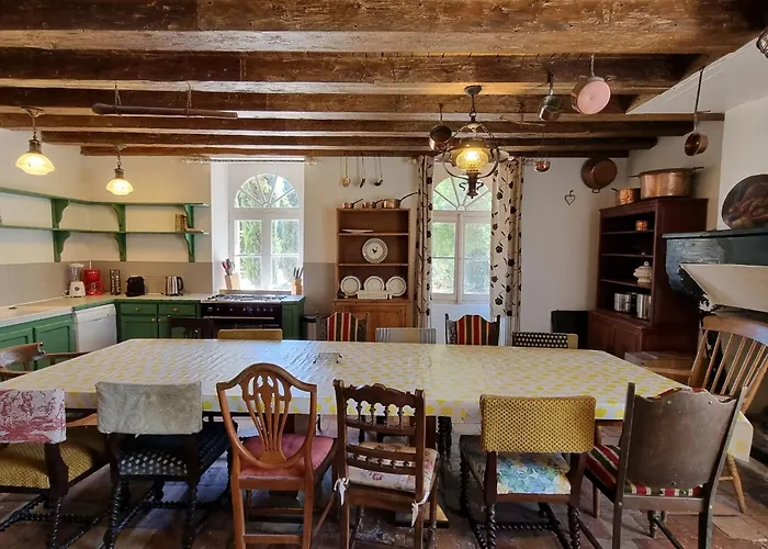 Casa vacanze 8-zimmer-schloss Mit Pool Und Eigenem Park By Interhome Saint-Just-Luzac