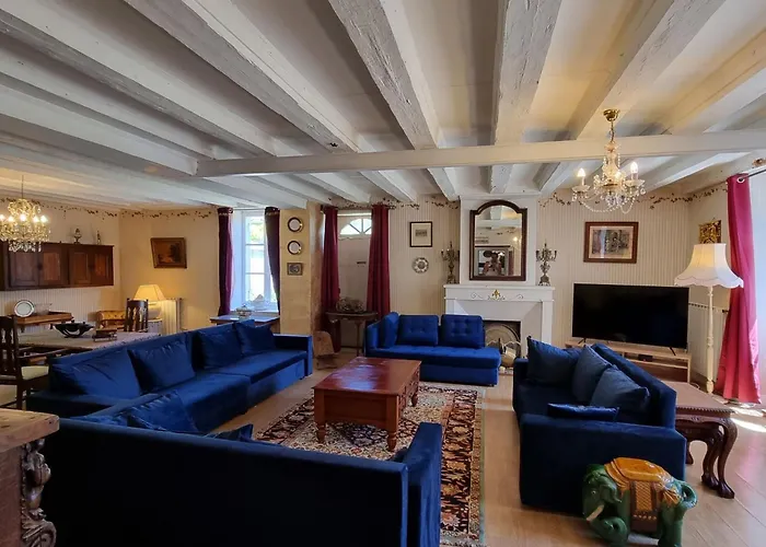 8-zimmer-schloss Mit Pool Und Eigenem Park By Interhome Сasa de vacaciones *