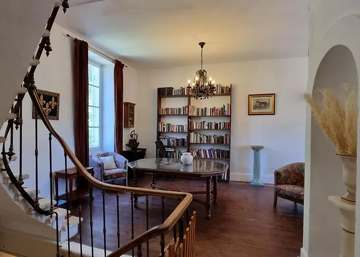 8-zimmer-schloss Mit Pool Und Eigenem Park By Interhome