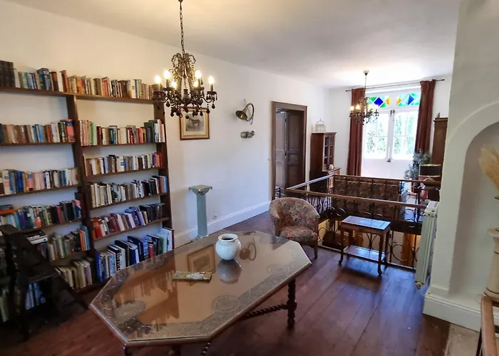 8-zimmer-schloss Mit Pool Und Eigenem Park By Interhome Saint-Just-Luzac