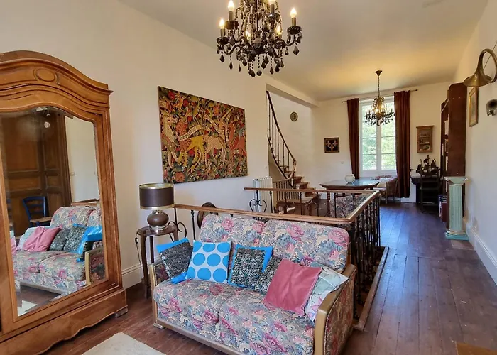 Сasa de vacaciones 8-zimmer-schloss Mit Pool Und Eigenem Park By Interhome Saint-Just-Luzac