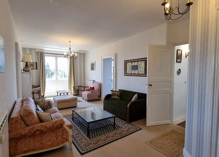 8-zimmer-schloss Mit Pool Und Eigenem Park By Interhome Casa vacanze *