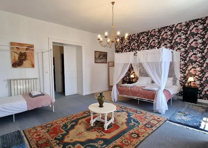 8-zimmer-schloss Mit Pool Und Eigenem Park By Interhome Saint-Just-Luzac