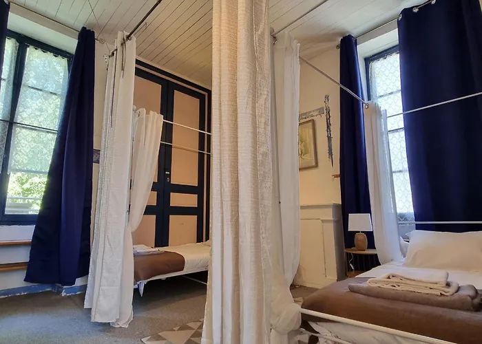 Сasa de vacaciones 8-zimmer-schloss Mit Pool Und Eigenem Park By Interhome Saint-Just-Luzac