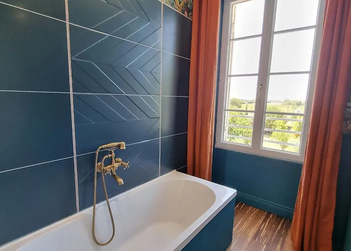 8-zimmer-schloss Mit Pool Und Eigenem Park By Interhome Сasa de vacaciones *